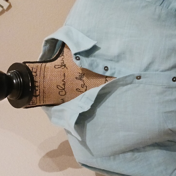 Universal Thread Button Front Ruffle Top - Picture 4 of 7